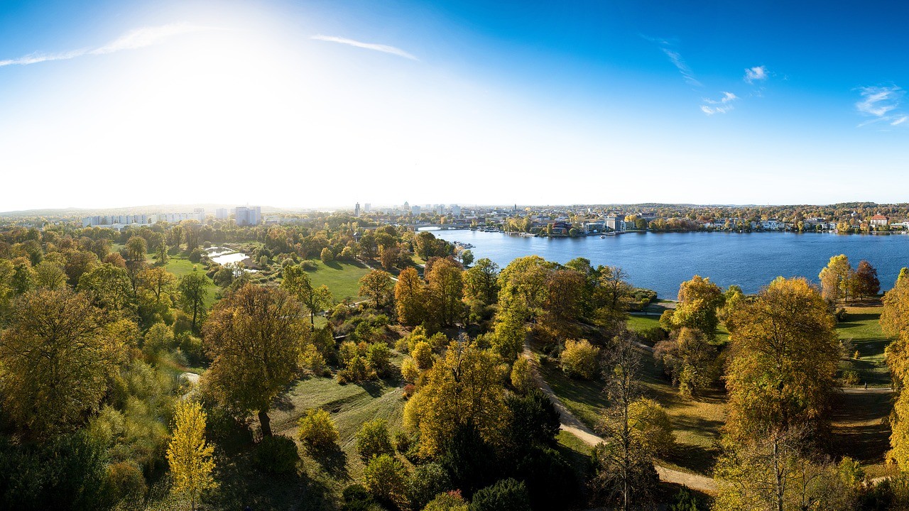 Blick aus der Vogelperspektive auf Potsdam bei Sonnenschein